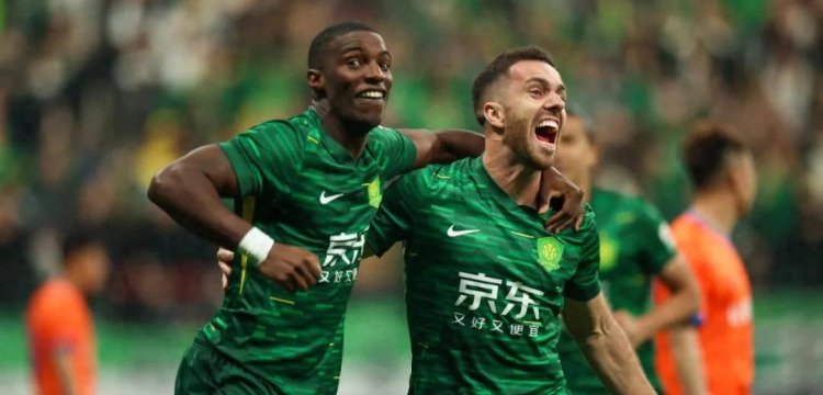 记者：埃斯特旺已抵达伦敦，将于周一加入切尔西的训练