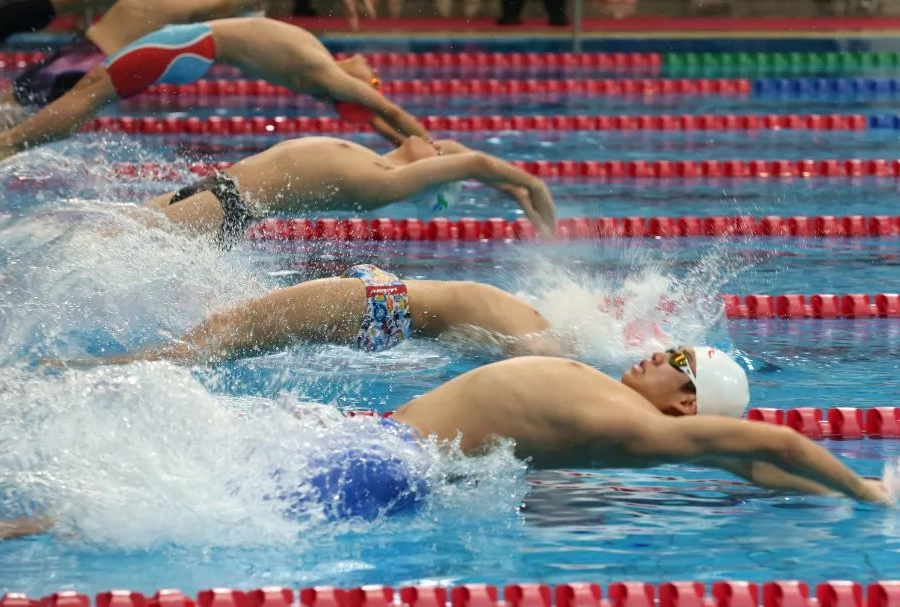 鲁尔：多特尚未联系昆滕-廷贝尔，球员在规划下一步生涯