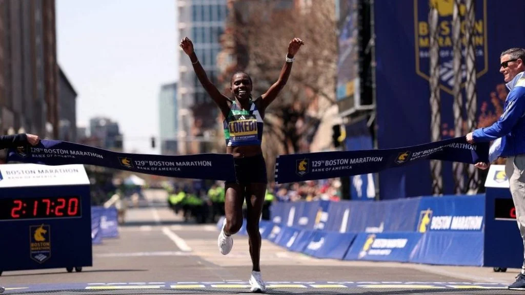 女足欧洲杯决赛开赛前几小时，英格兰中场图恩的祖母不幸去世